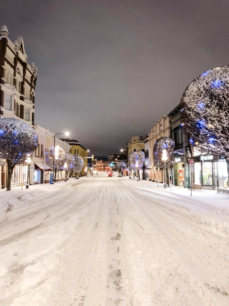 snowy_night_with_christmas_lights_victoria_bc