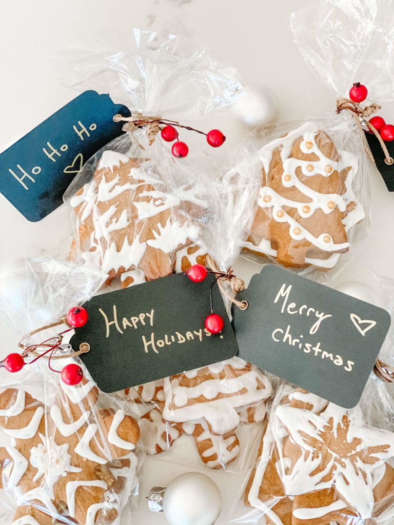 gingerbread in clear bag with white icing and black gift labels